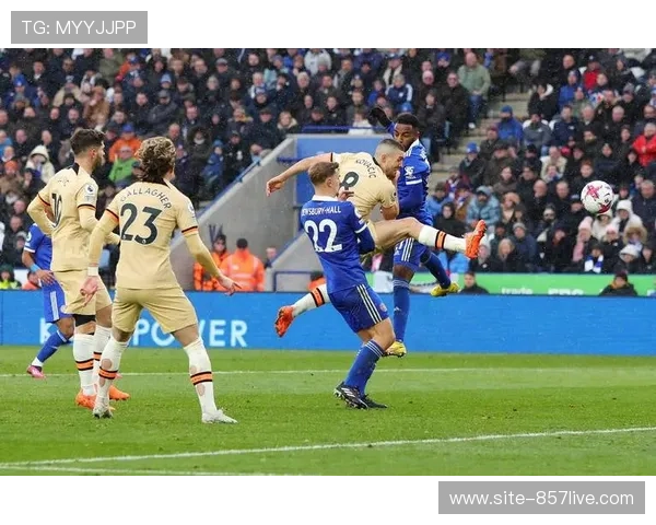 麦迪逊传球视野开阔 莱斯特城中场成进攻发起核心 麦迪逊传球视野开阔 莱斯特城中场成进攻发起核心